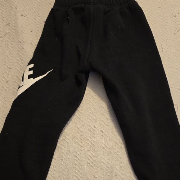 Nike Kids Black Sweatpants with White Logo - Picture 7 of 9